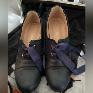 SOLD Chic navy blue Lace-Up with Ribbon Oxford shoes from Chase & Chloe